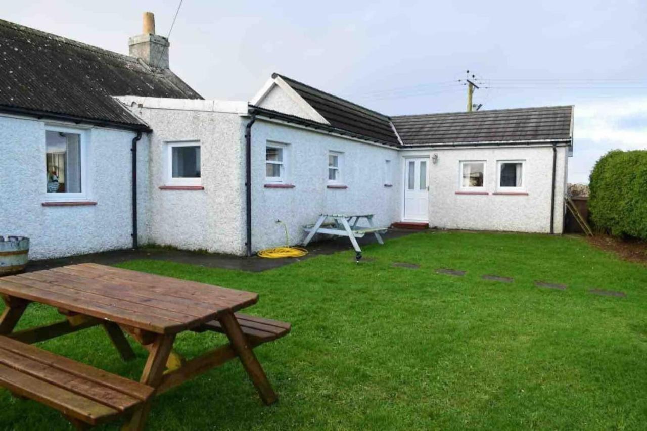 Quaint And Quirky Former Crofters Cottage In Port Ellen Exterior foto