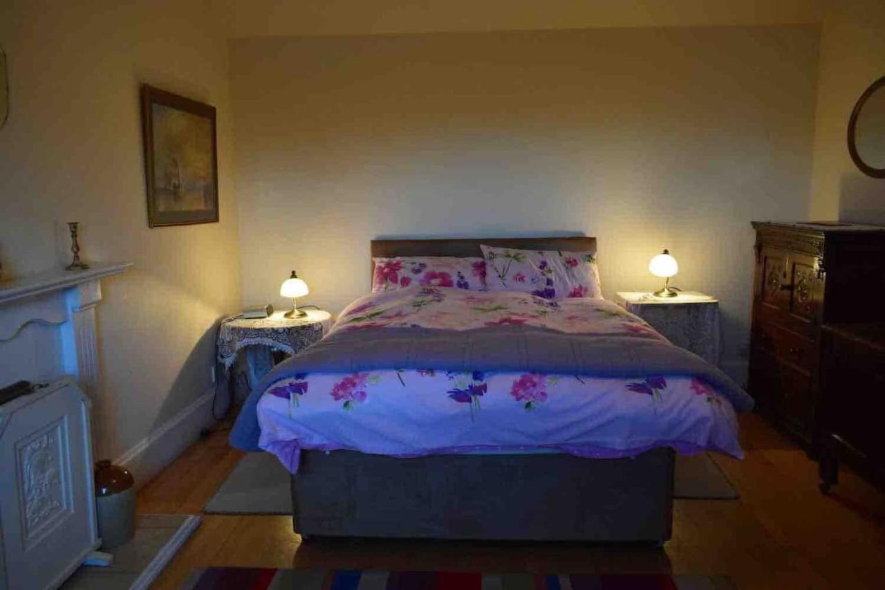 Quaint And Quirky Former Crofters Cottage In Port Ellen Exterior foto